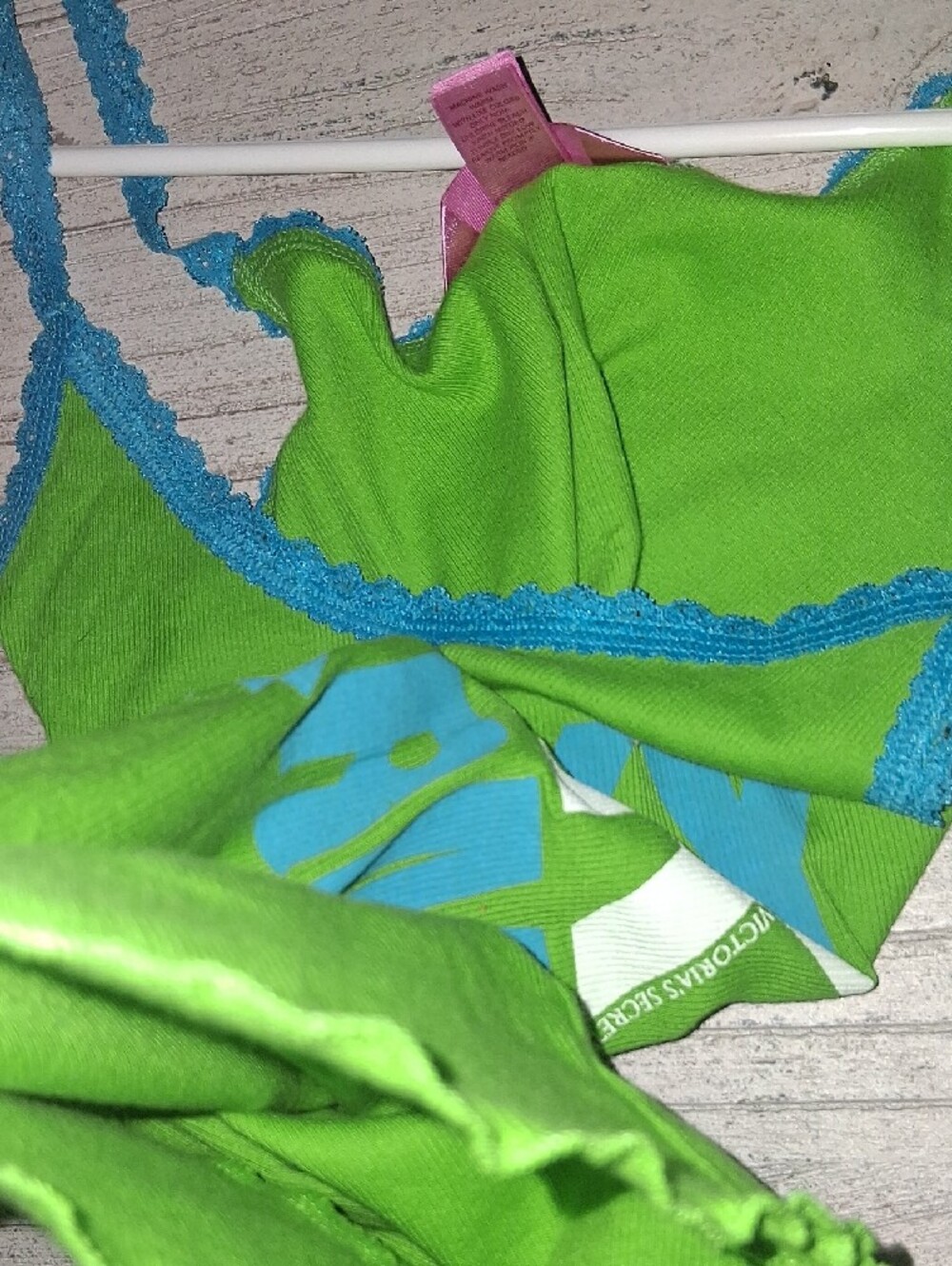 PINK Victoria's Secret Green Tank Top with Pink Tag - Picture 9 of 12